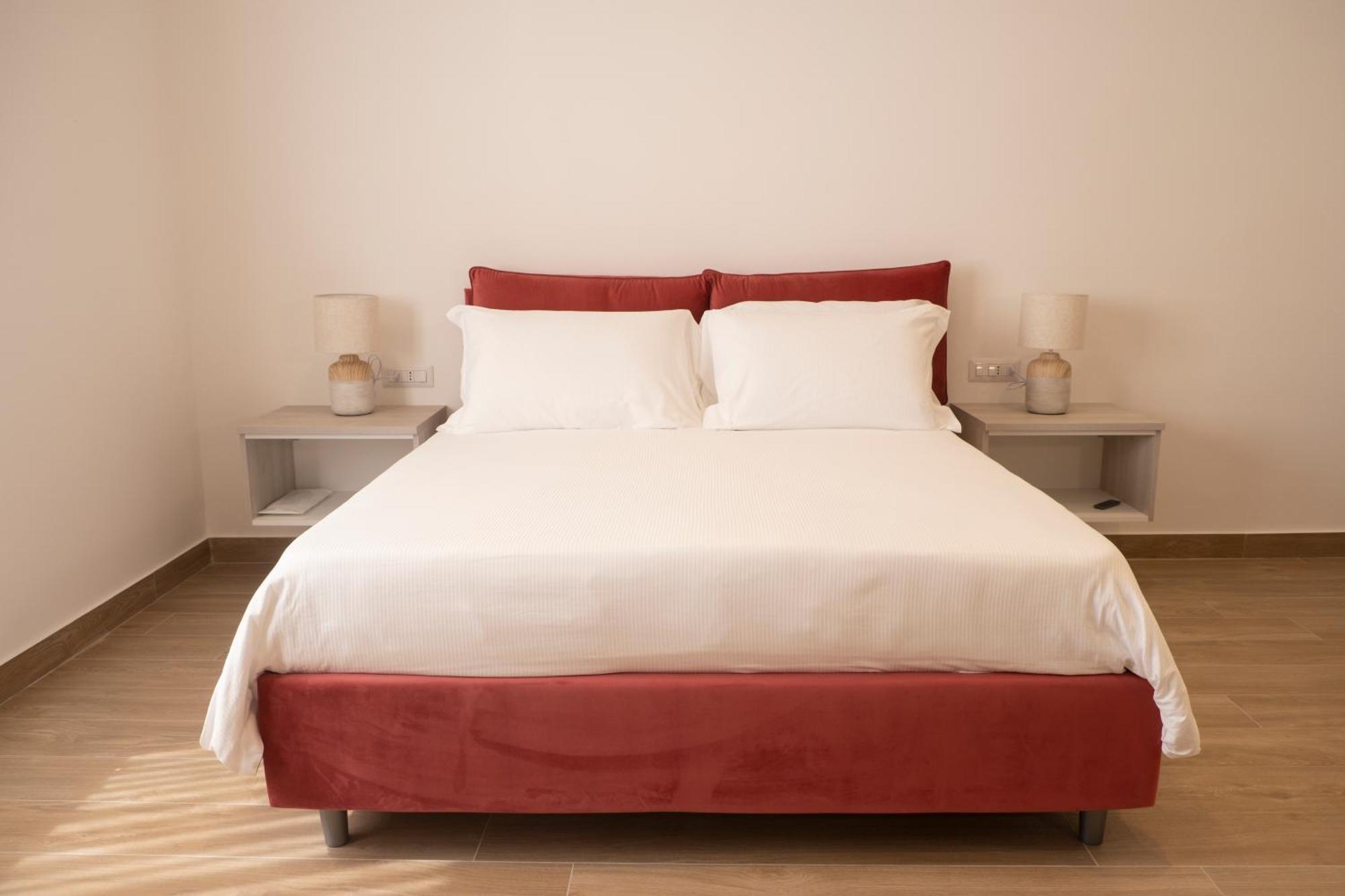 Monumental Luxury Rooms Касерта Екстериор снимка