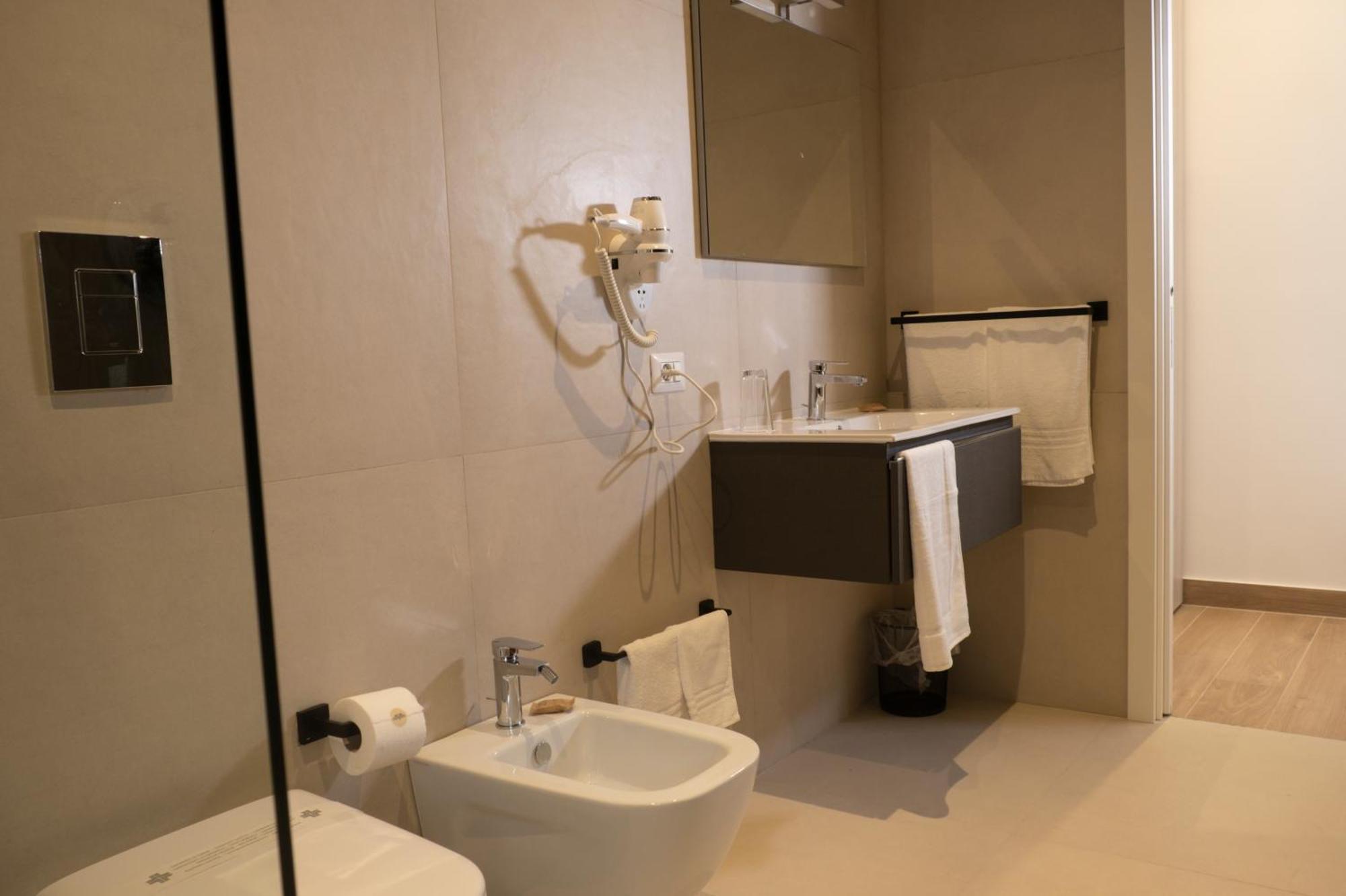 Monumental Luxury Rooms Касерта Екстериор снимка