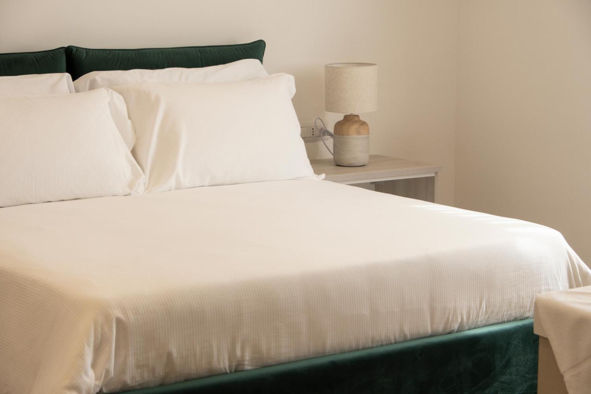 Monumental Luxury Rooms Касерта Екстериор снимка