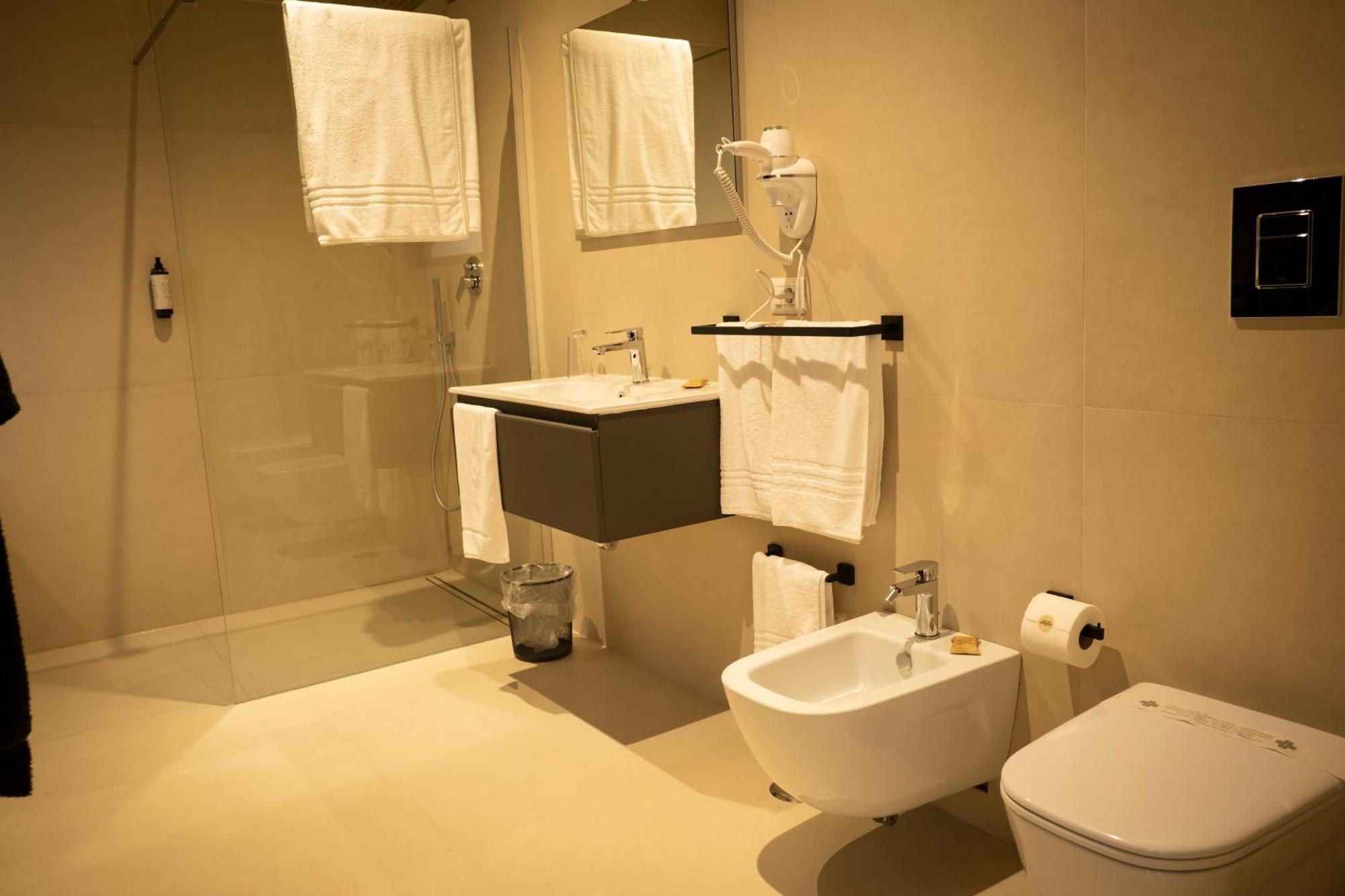 Monumental Luxury Rooms Касерта Екстериор снимка