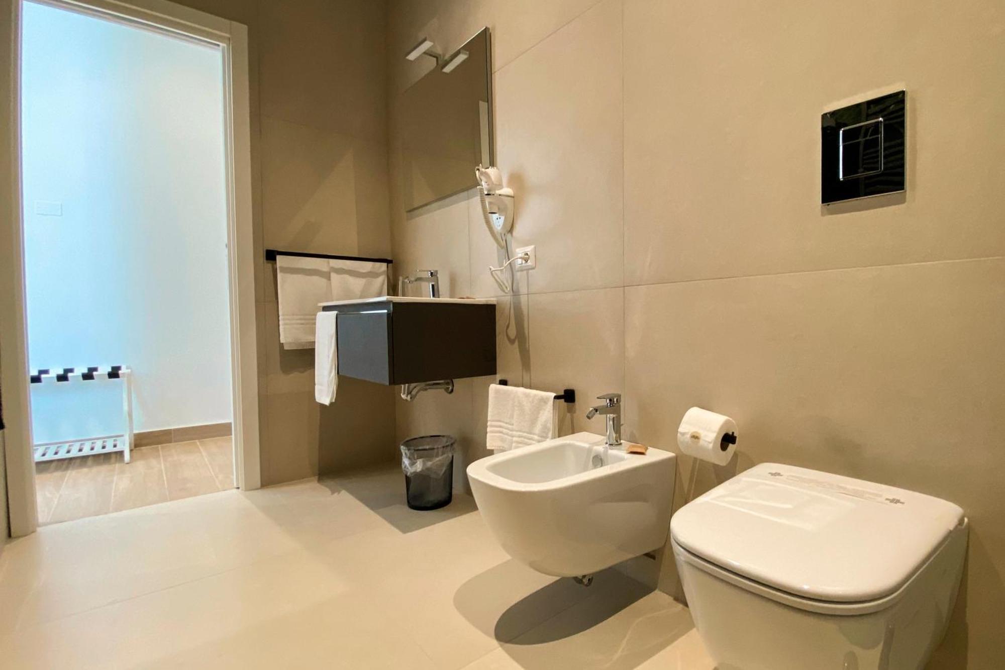 Monumental Luxury Rooms Касерта Екстериор снимка