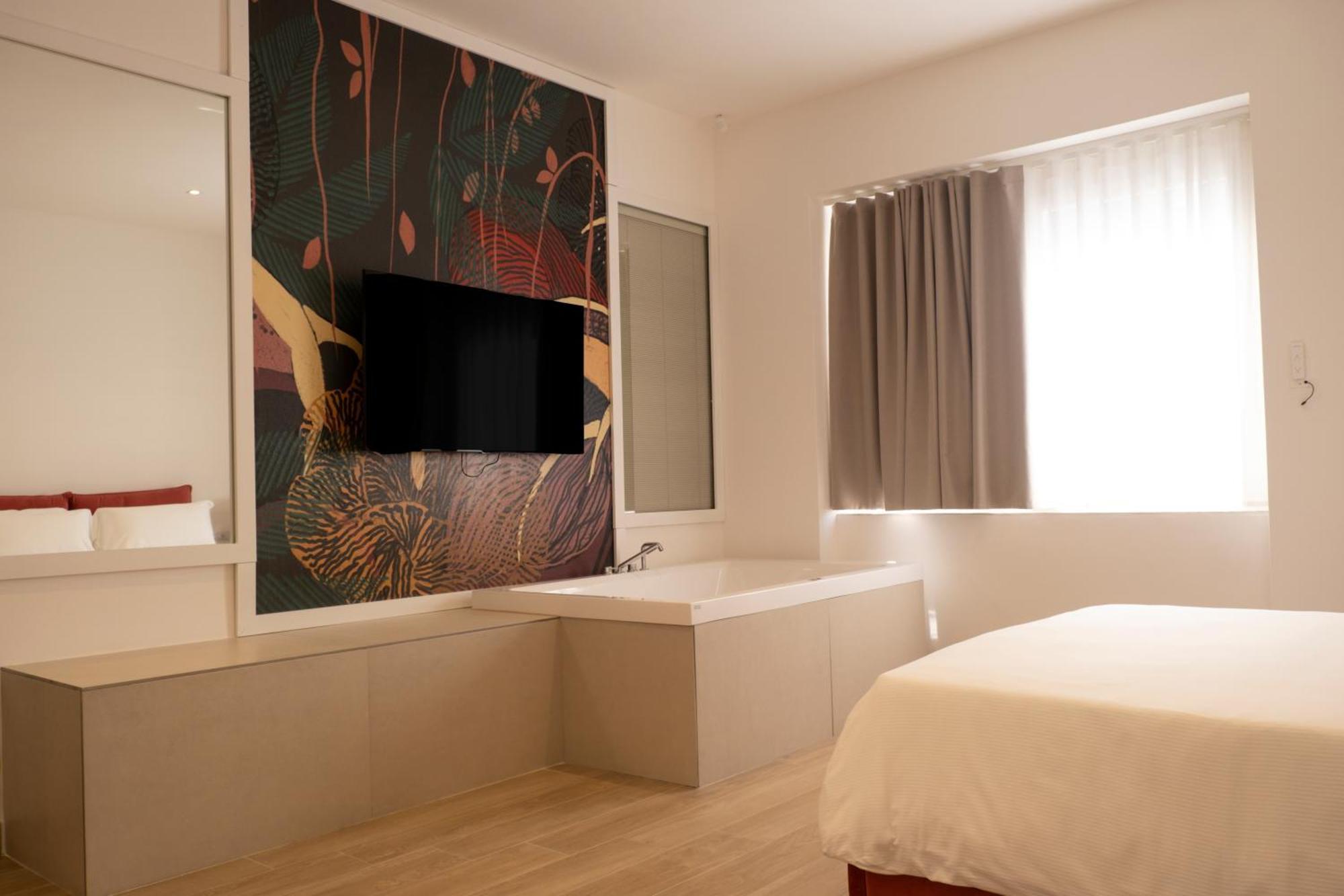 Monumental Luxury Rooms Касерта Екстериор снимка
